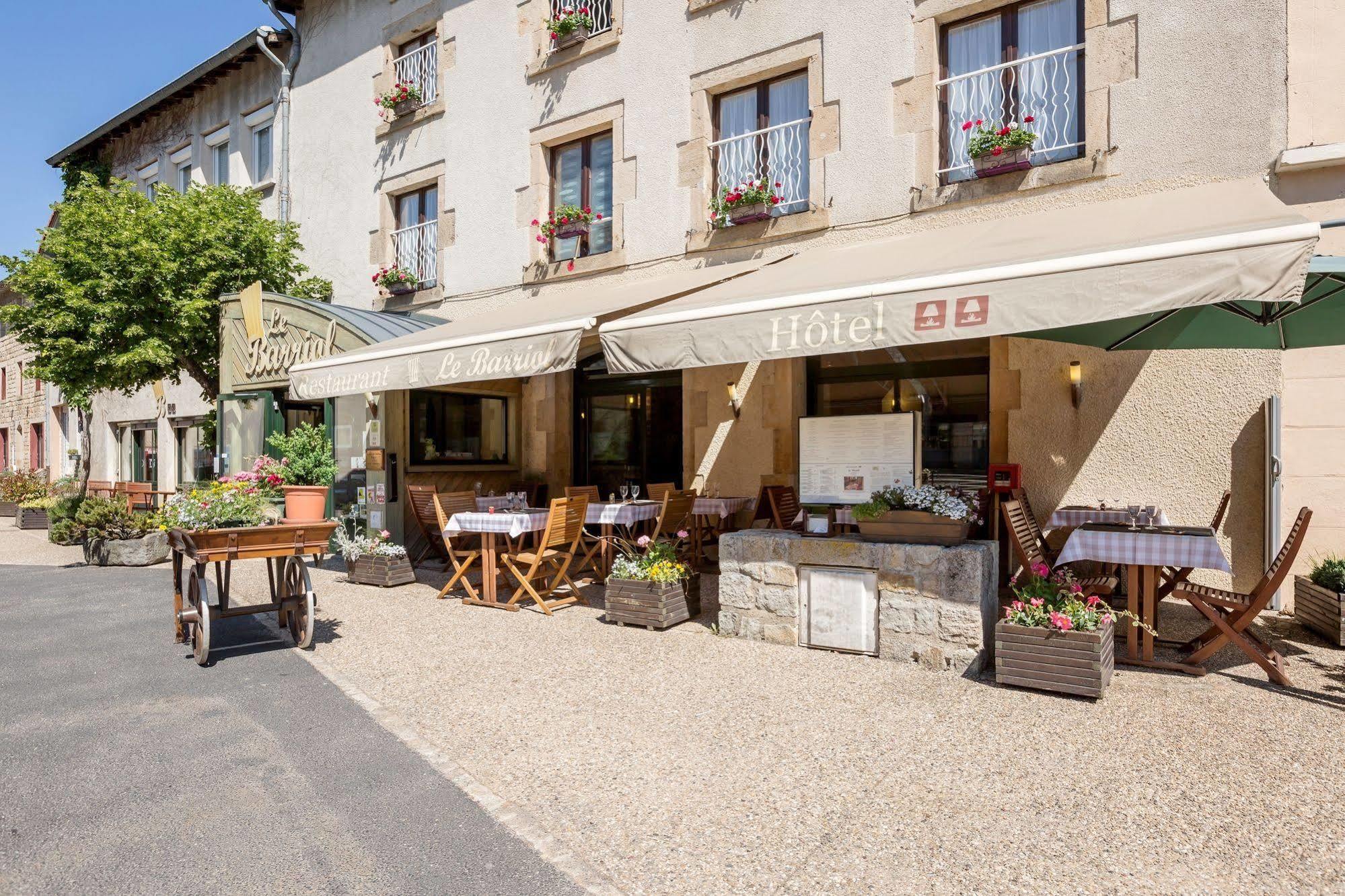 Отель Le Barriol Saint-Julien-Chapteuil Экстерьер фото