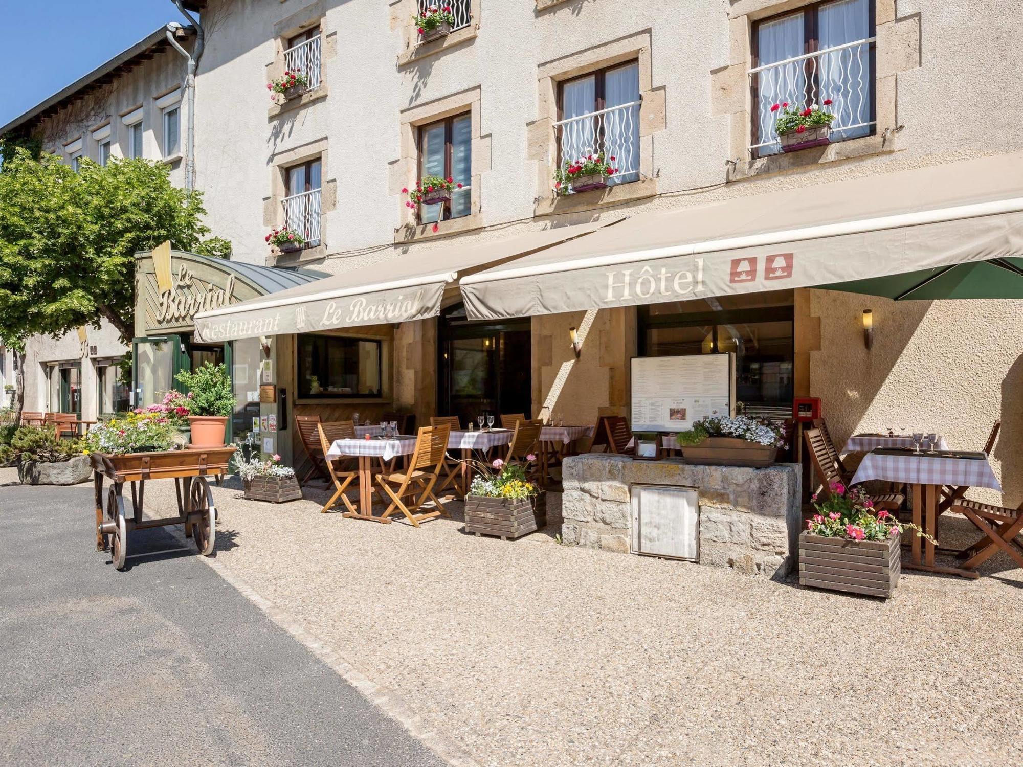 Отель Le Barriol Saint-Julien-Chapteuil Экстерьер фото